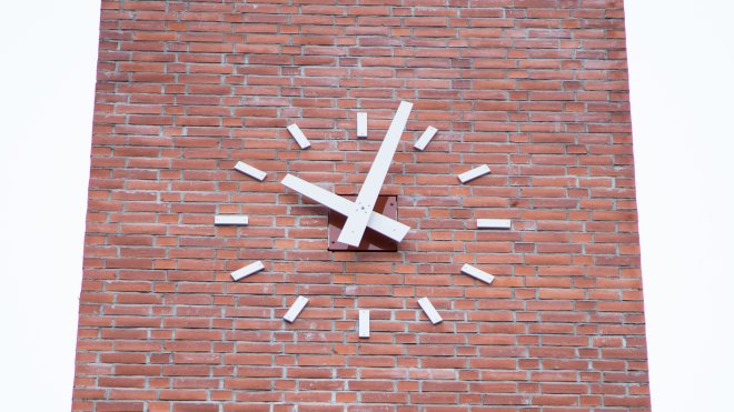 Bilde av klokke på fasade